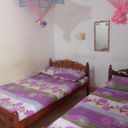 Kunam Beach Rest Inn Батикалоа Екстериор снимка