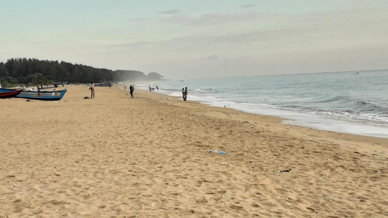 Kunam Beach Rest Inn Батикалоа Екстериор снимка