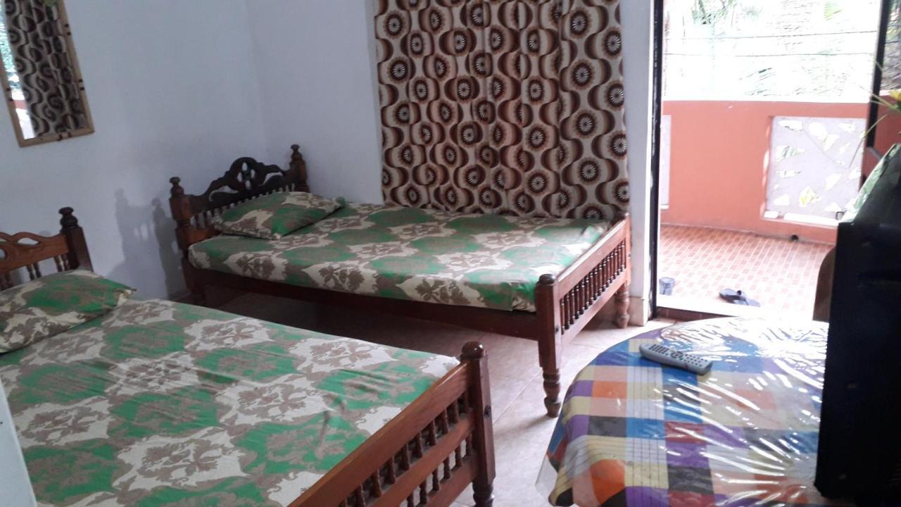 Kunam Beach Rest Inn Батикалоа Екстериор снимка