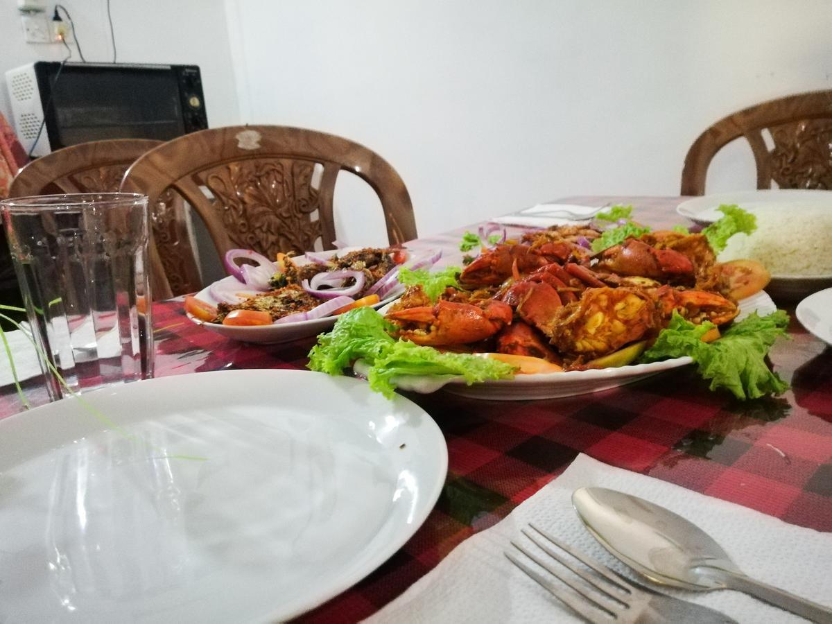 Kunam Beach Rest Inn Батикалоа Екстериор снимка