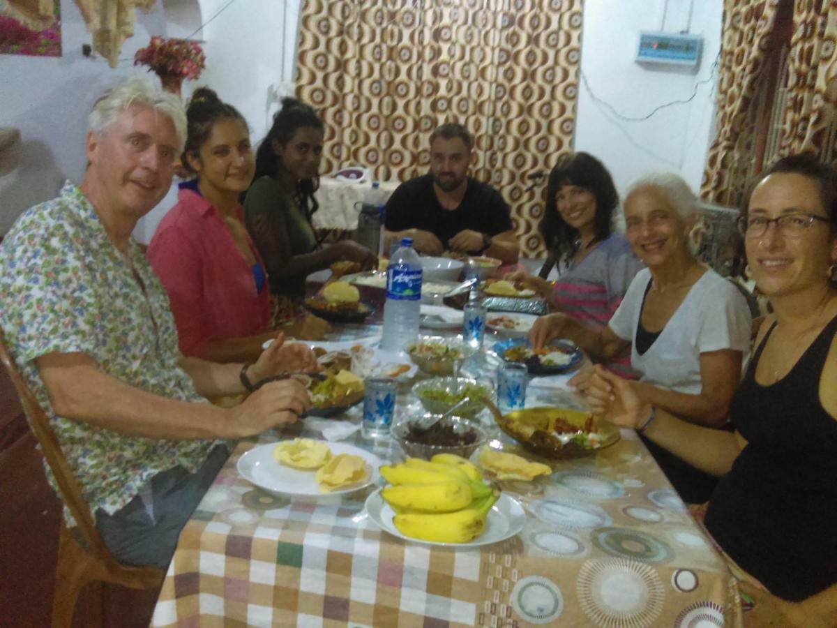 Kunam Beach Rest Inn Батикалоа Екстериор снимка